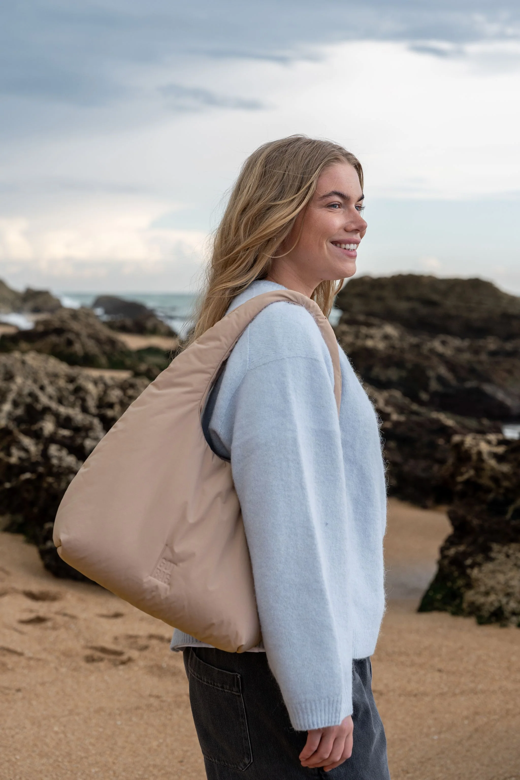 GOT BAG CLOUD SHOULDER BAG MONOCHROME - Image 10