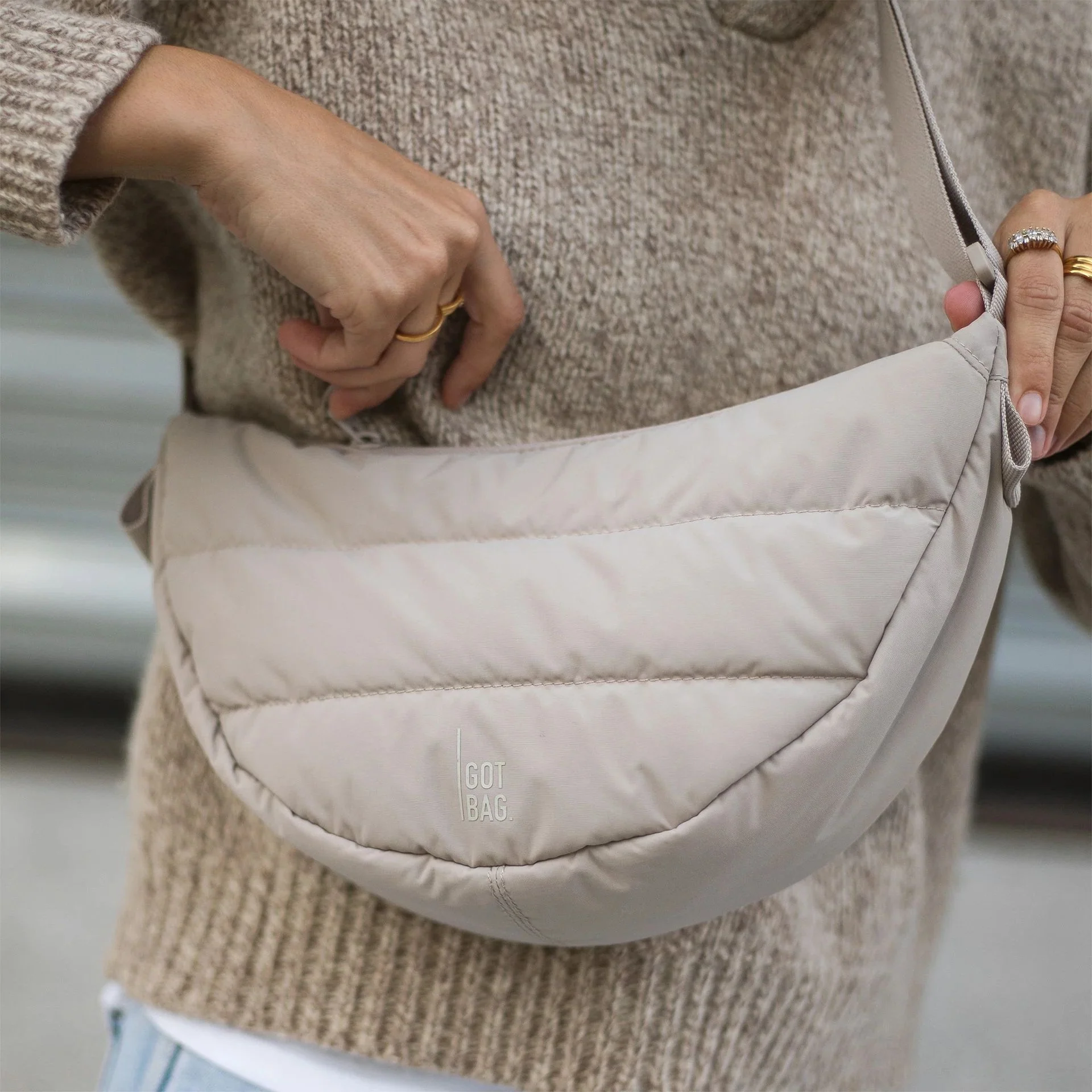GOT BAG PUFFER MOON BAG SMALL MONOCHROME - Image 10