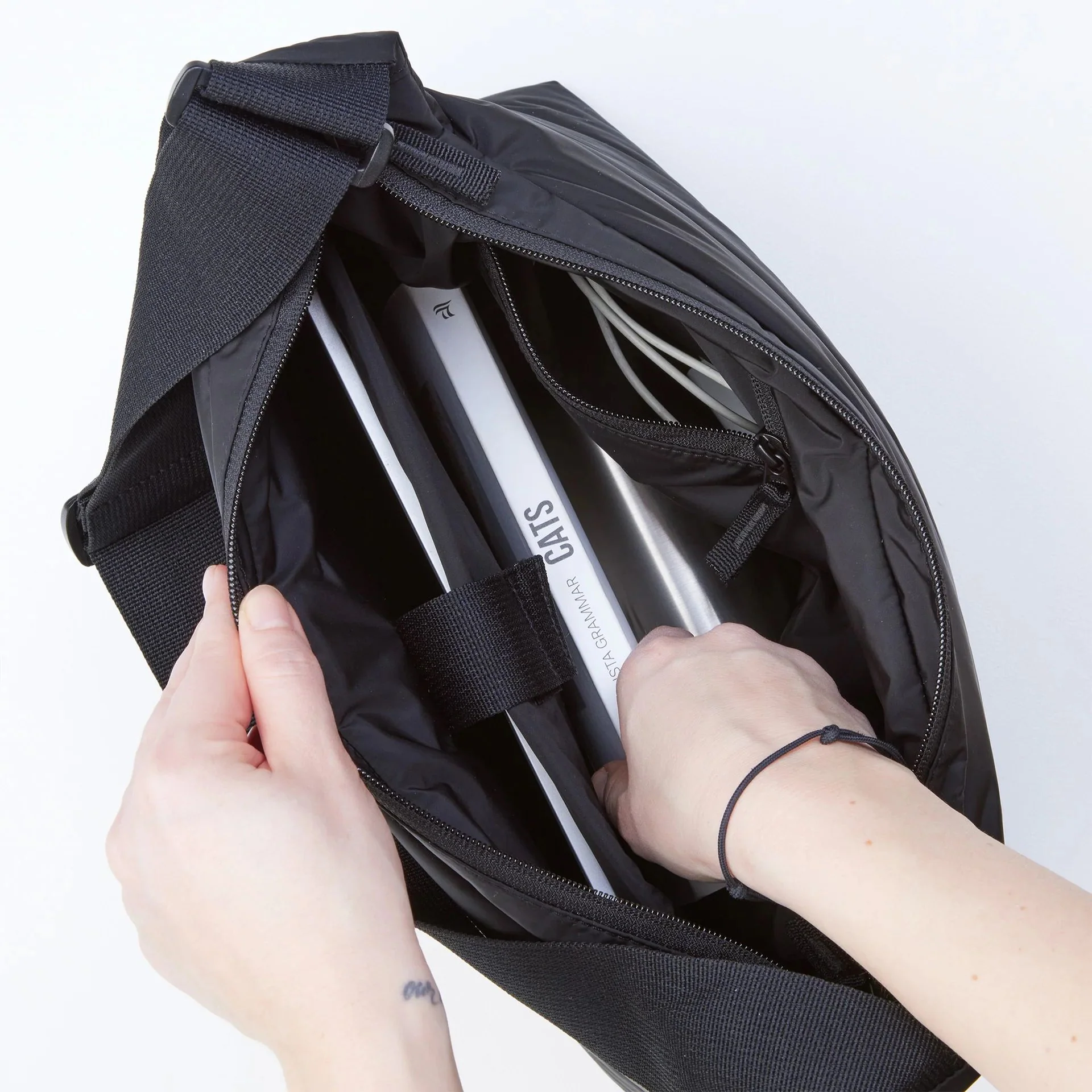 GOT BAG PUFFER SQUARE BAG LARGE MONOCHROME - Image 21