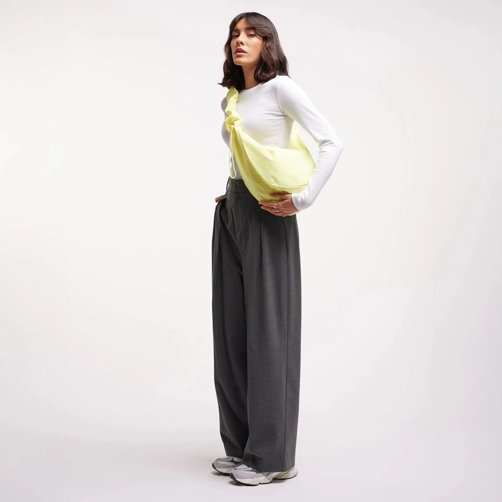 GOT BAG MOON BAG RUFFLE MONOCHROME - Image 8
