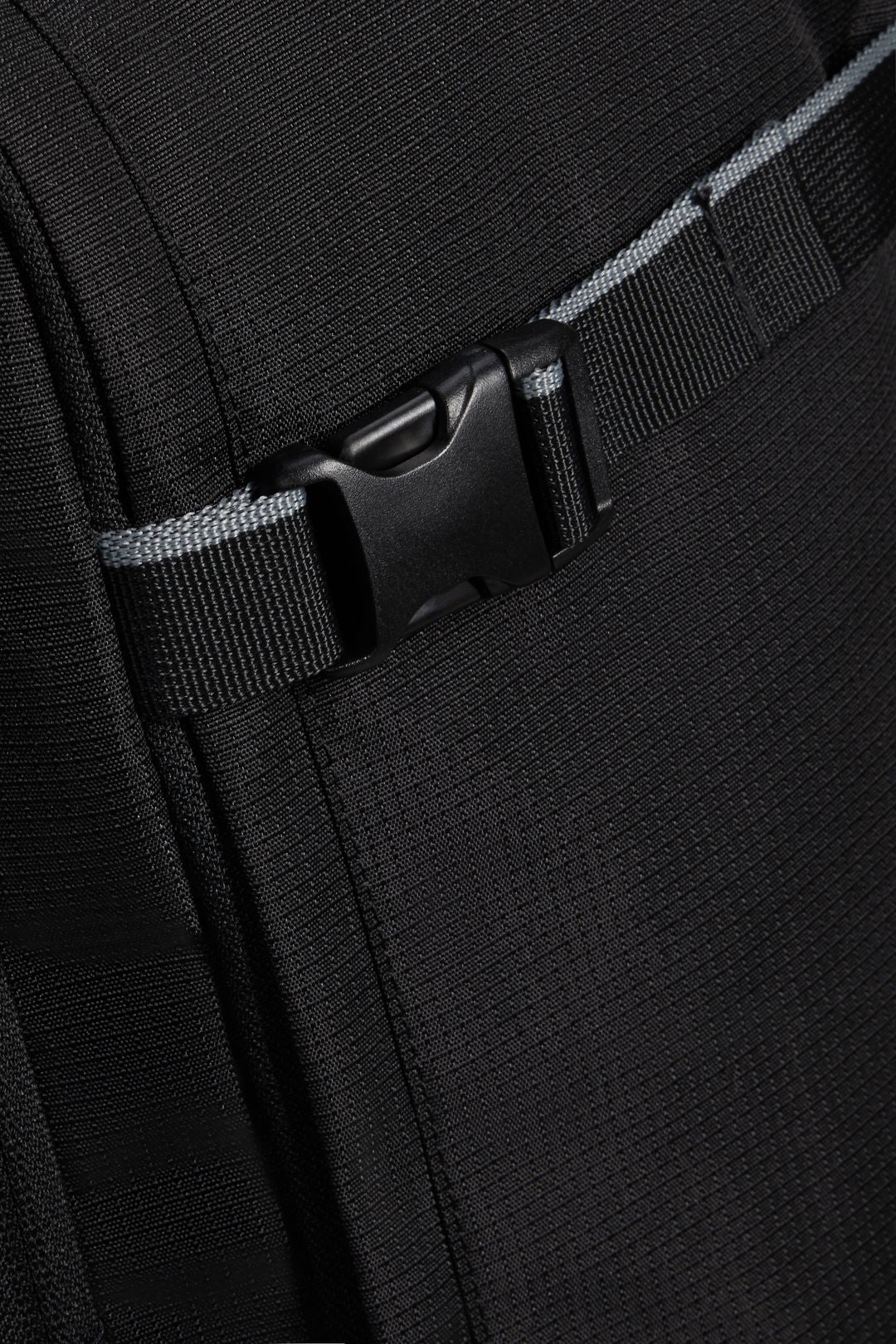 Pack Maleta Cabina FLASHLINE + Mochila TAKE2CABIN de American Tourister - Negro - Image 19