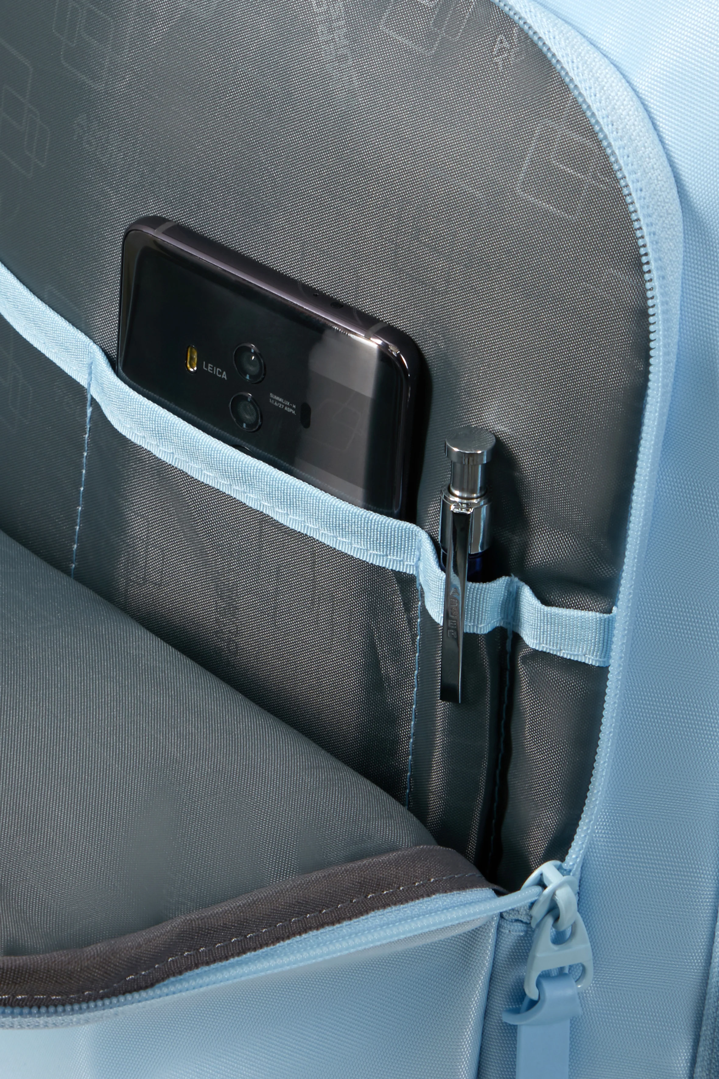Pack Maleta Cabina SoundBox + Mochila Take2cabin de American Tourister - Azul pastel - Image 10