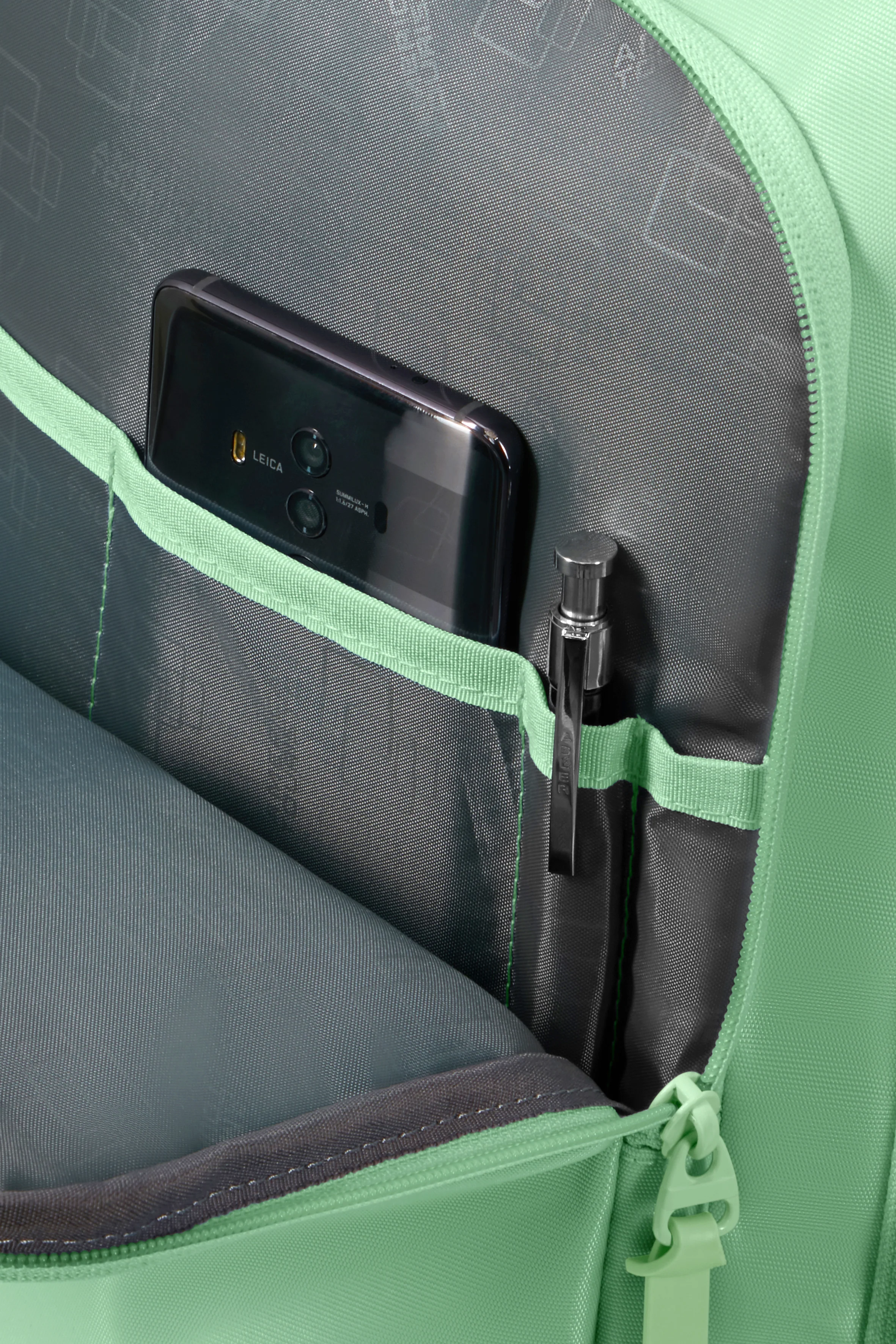 Pack Maleta Cabina SoundBox + Mochila Take2cabin de American Tourister - Verde pastel - Image 15