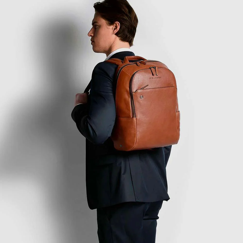 PIQUADRO MOCHILA PEQUEÑA PARA PORTÁTIL E IPAD® BLACK SQUARE - Image 10