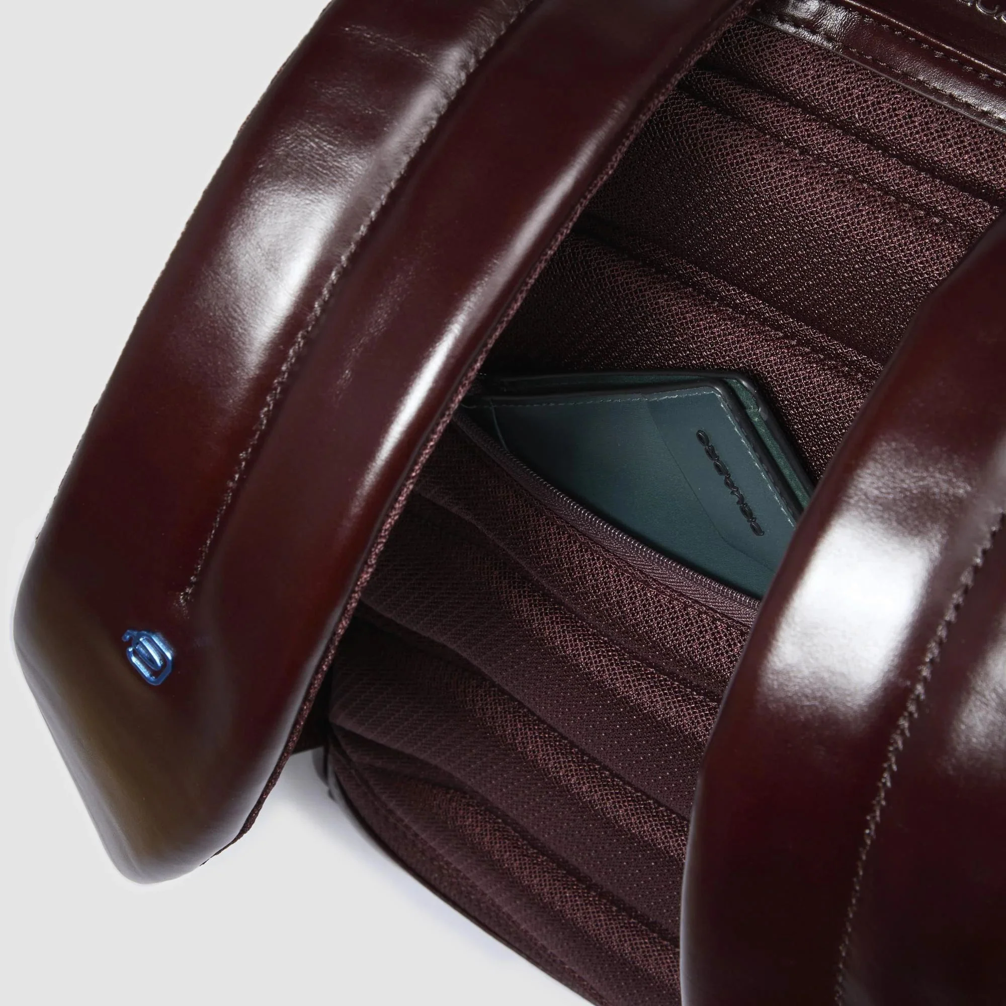 PIQUADRO MOCHILA PEQUEÑA PARA PORTÁTIL E IPAD® BLUE SQUARE - Image 17