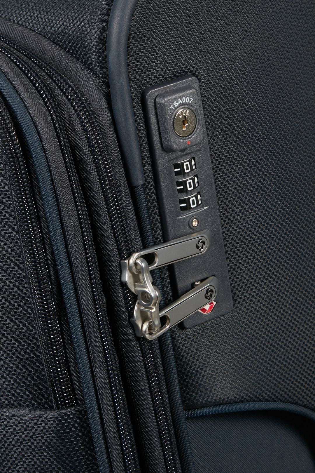 SAMSONITE MALETA MEDIANA EXTENSIBLE  D´LITE 63cm - Image 6