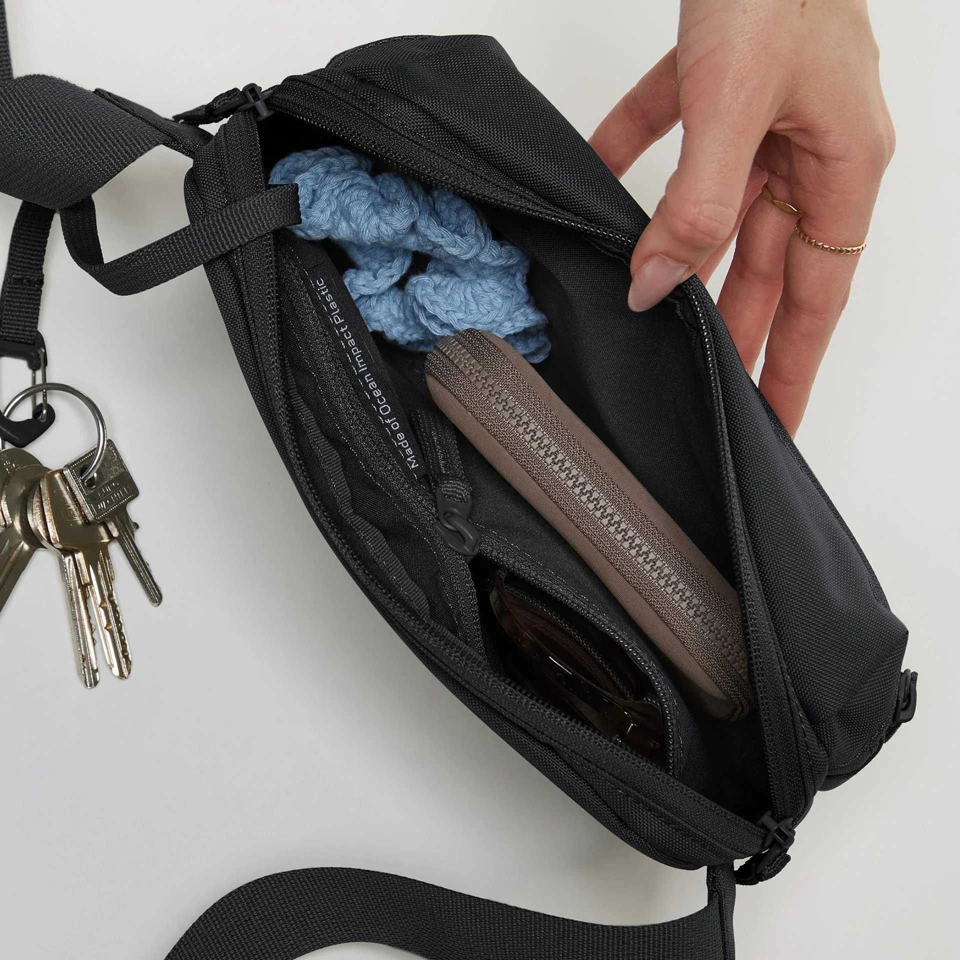 GOT BAG SLING BAG - Image 5