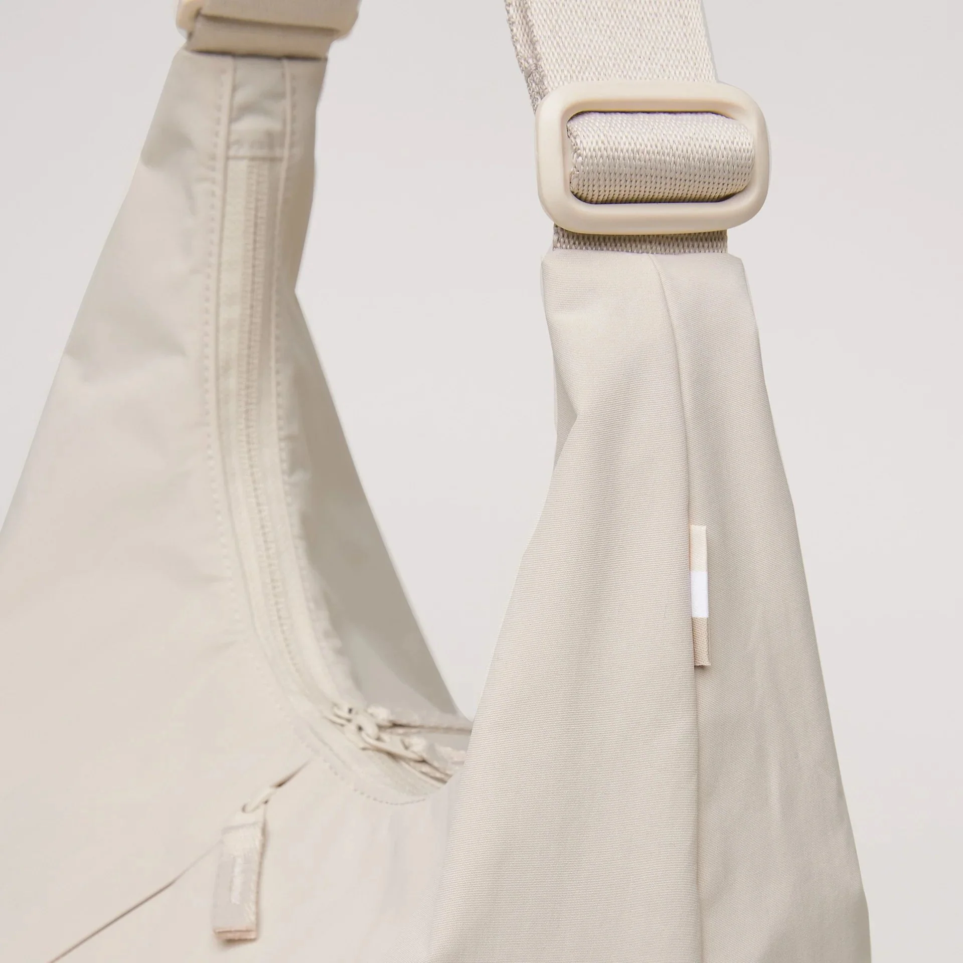 GOT BAG T-SHAPE BAG LARGE MONOCHROME - Image 16