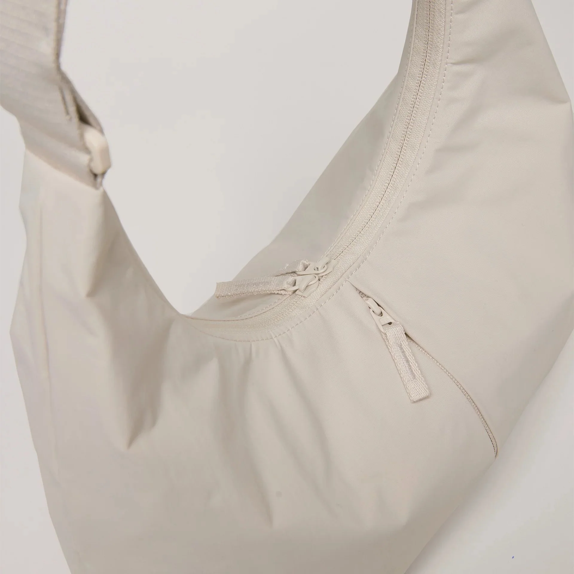 GOT BAG T-SHAPE BAG MINI MONOCHROME - Image 16