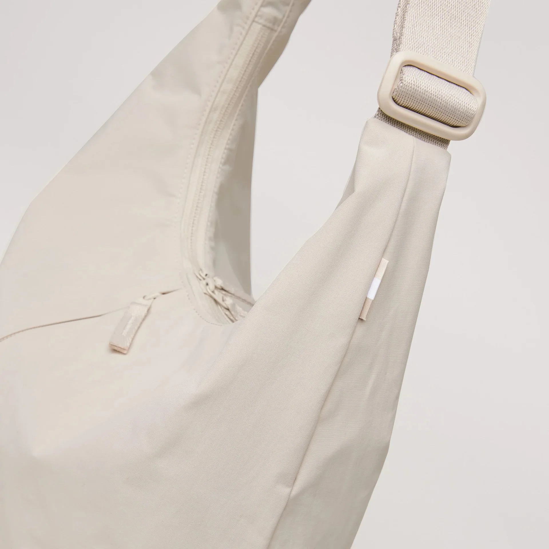 GOT BAG T-SHAPE BAG MONOCHROME - Image 16