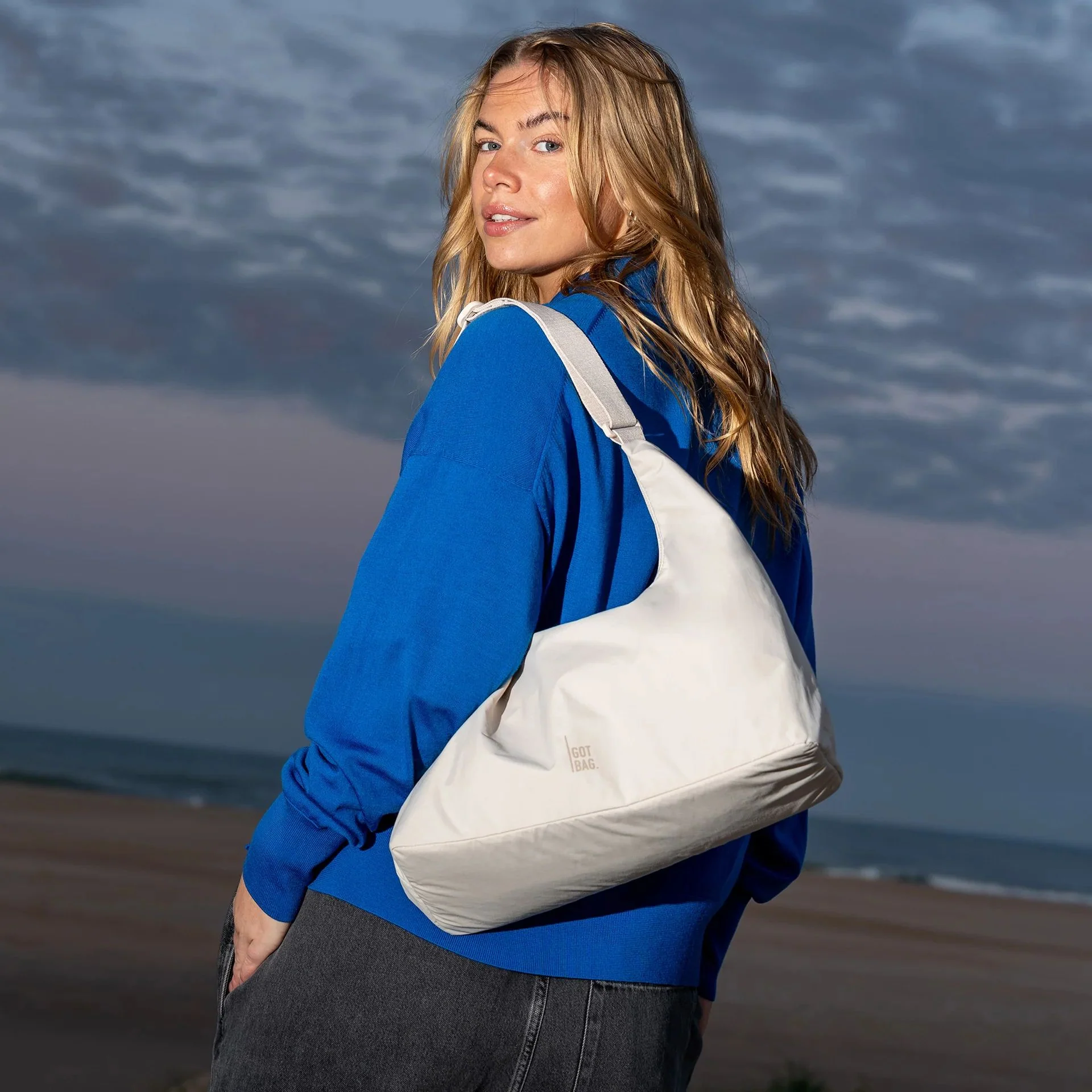 GOT BAG T-SHAPE BAG MONOCHROME - Image 17